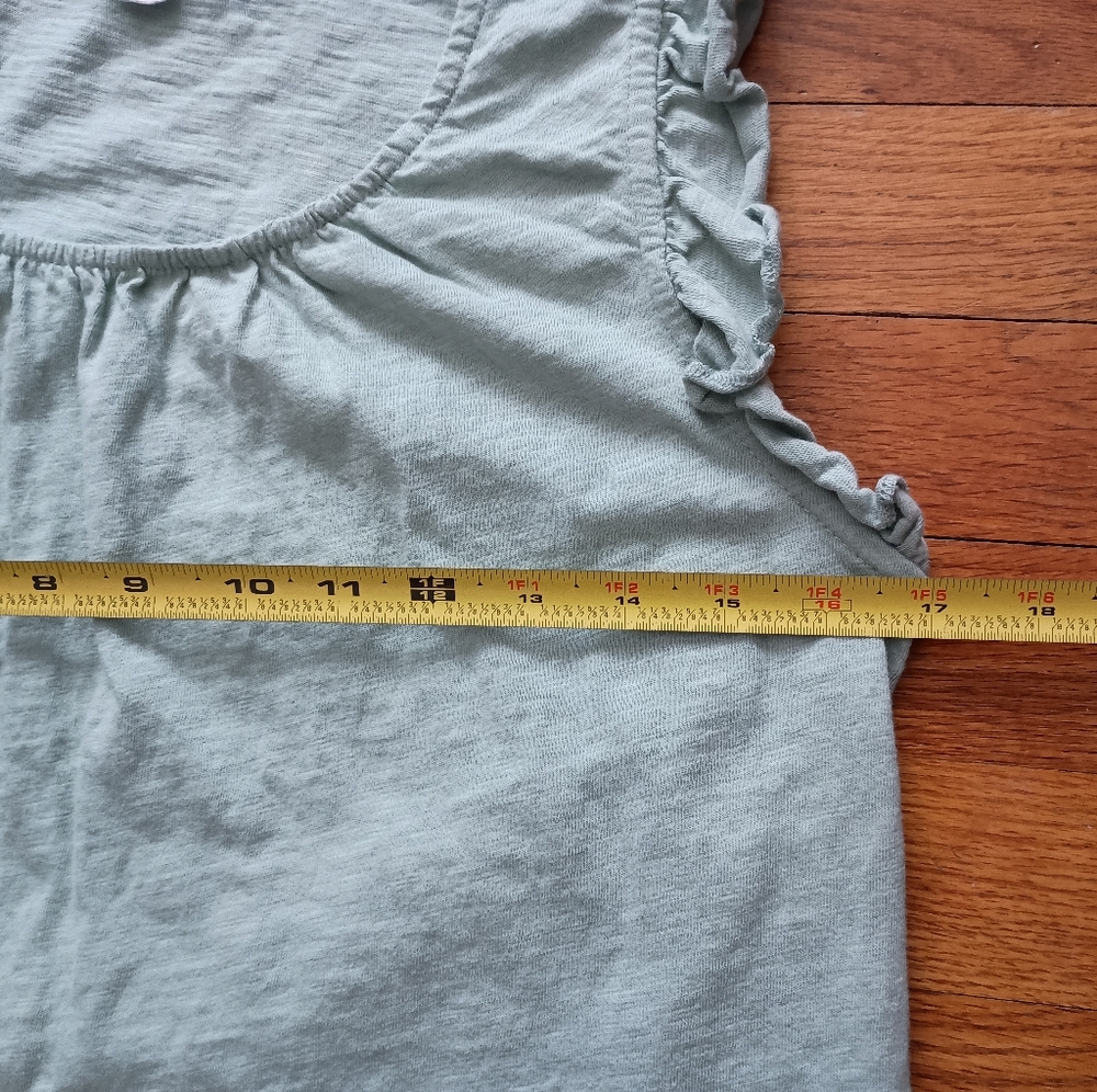 NWT Nicole Miller NY Pale Green Ruffled Sleeveless Top Shirt Large - Picture 7 of 10